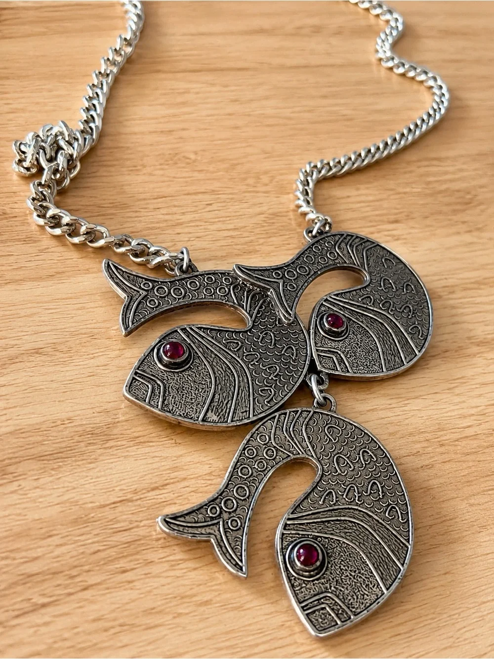 Vintage Jewelry Sarah Coventry 1971 Hawaiian Fantasy 3 Fish Necklace